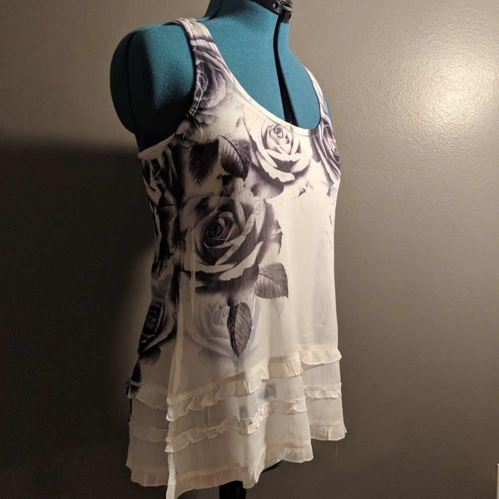 Like new! FANG Tank Top Style Tunic with Roses